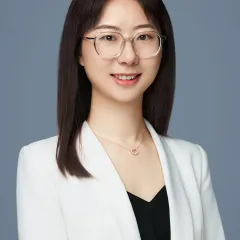Lin Zhou Headshot